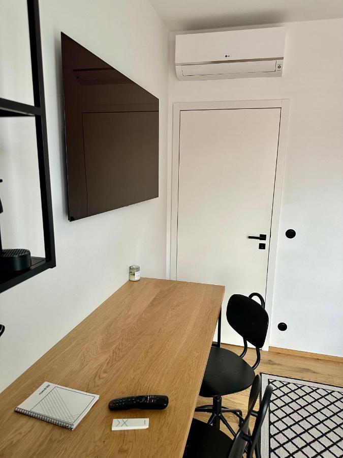 Room B 502 Прага Екстериор снимка