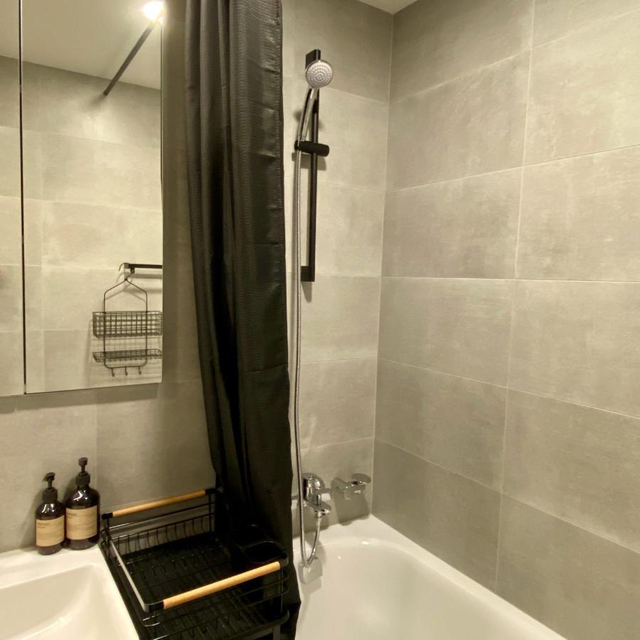 Room B 502 Прага Екстериор снимка