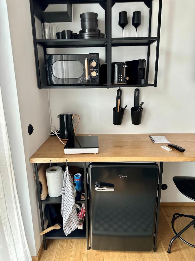 Room B 502 Прага Екстериор снимка